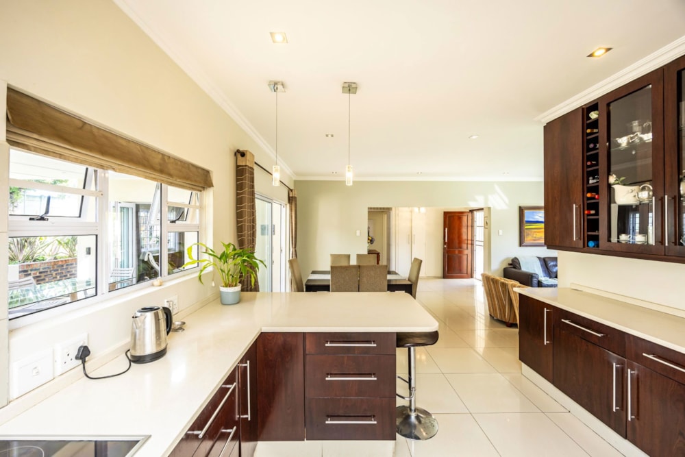 House for sale in Beacon Bay - 1EZ1736978