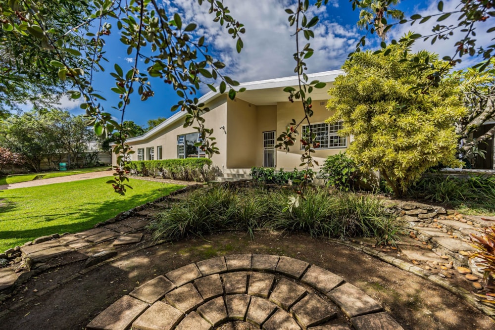 House for sale in Beacon Bay - 1EZ1736978