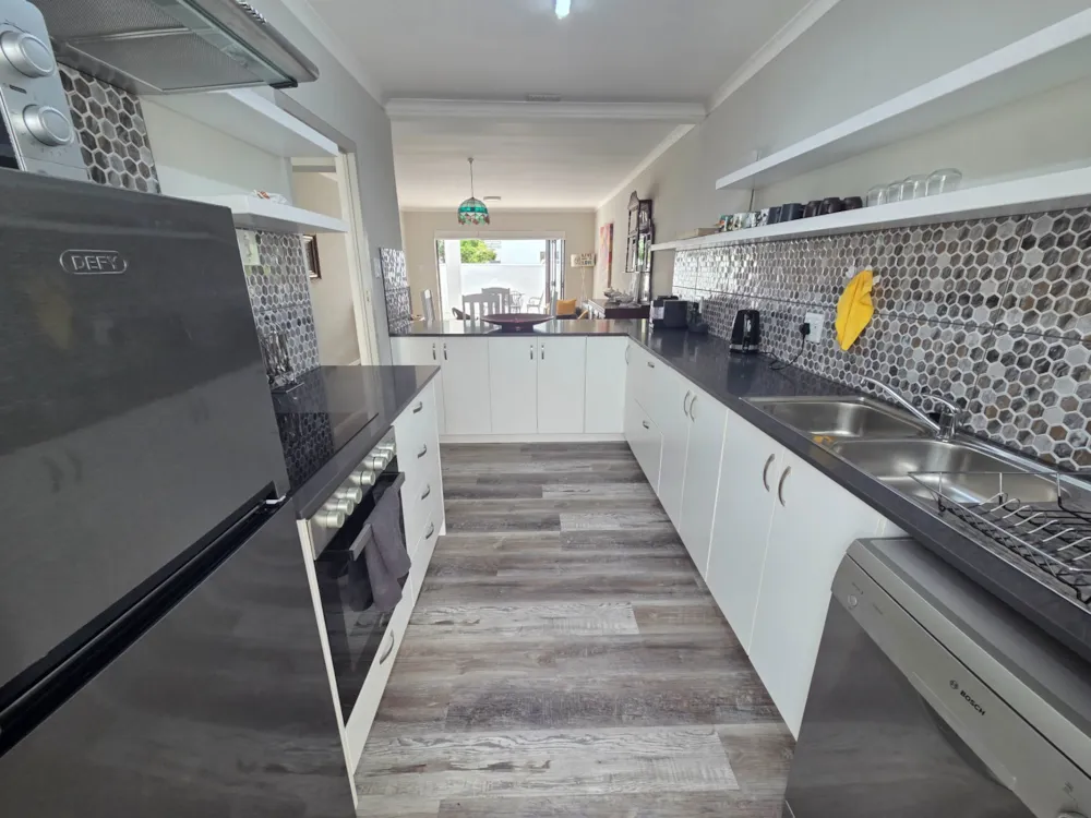 House to rent in Eastcliff, Hermanus - ONL1750155 House to rent in Eastcliff, Hermanus - ONL1750155