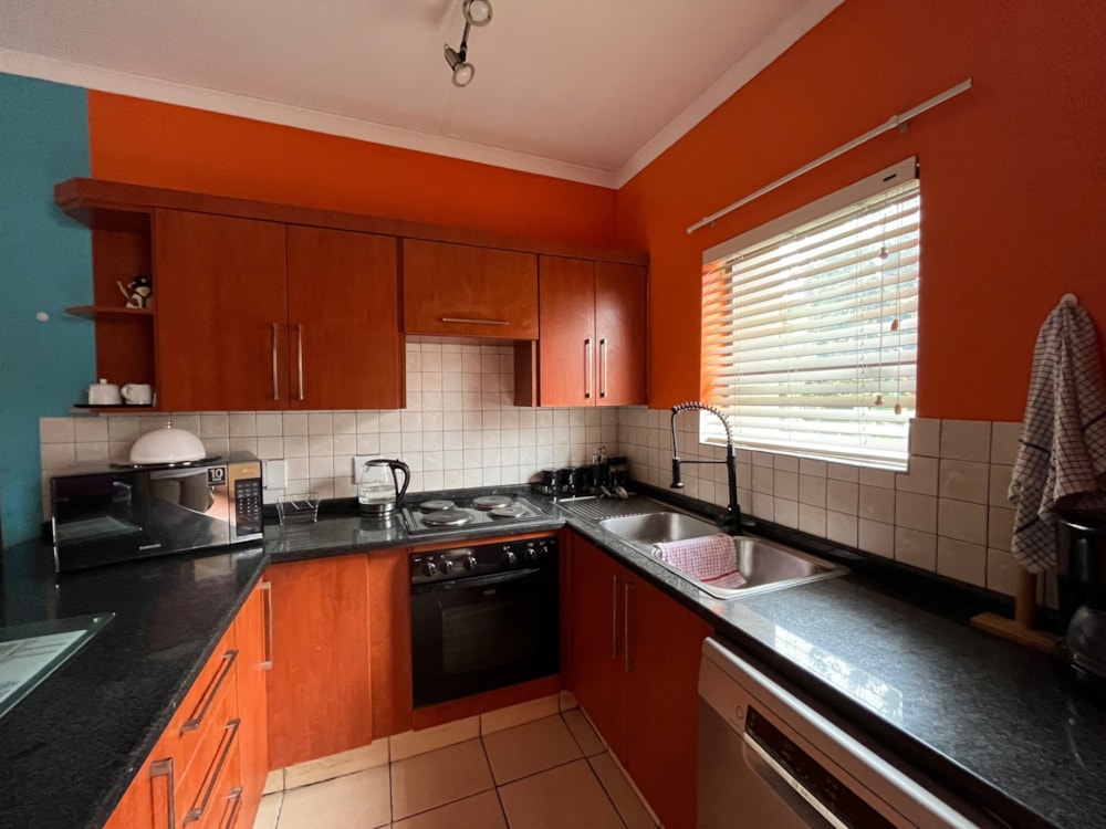 Townhouse to rent in Bendor Park - 1PS1738166