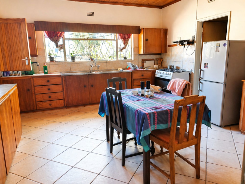 House let in Oudtshoorn North - 1OU1737552 House let in Oudtshoorn North - 1OU1737552