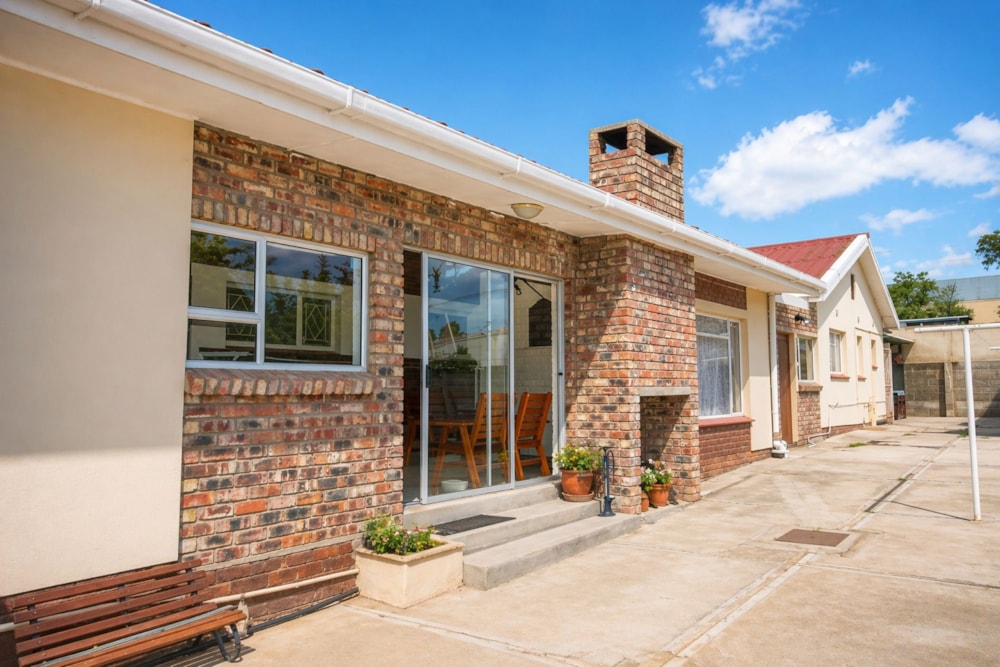 House let in Oudtshoorn North - 1OU1737552 House let in Oudtshoorn North - 1OU1737552