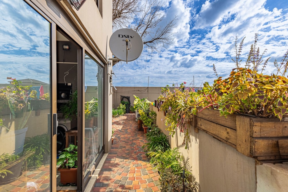 Townhouse for sale in Brenthurst - 1BJ1738405