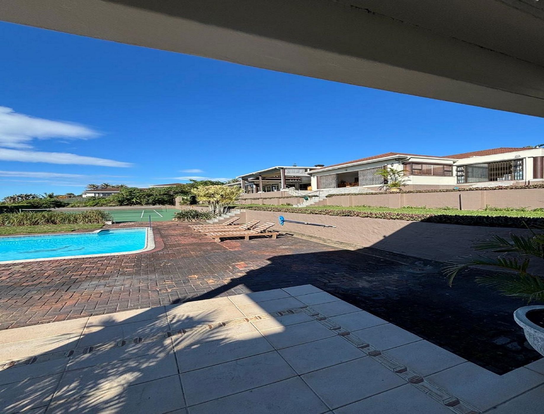 House for sale in Pennington - 1SI1731707