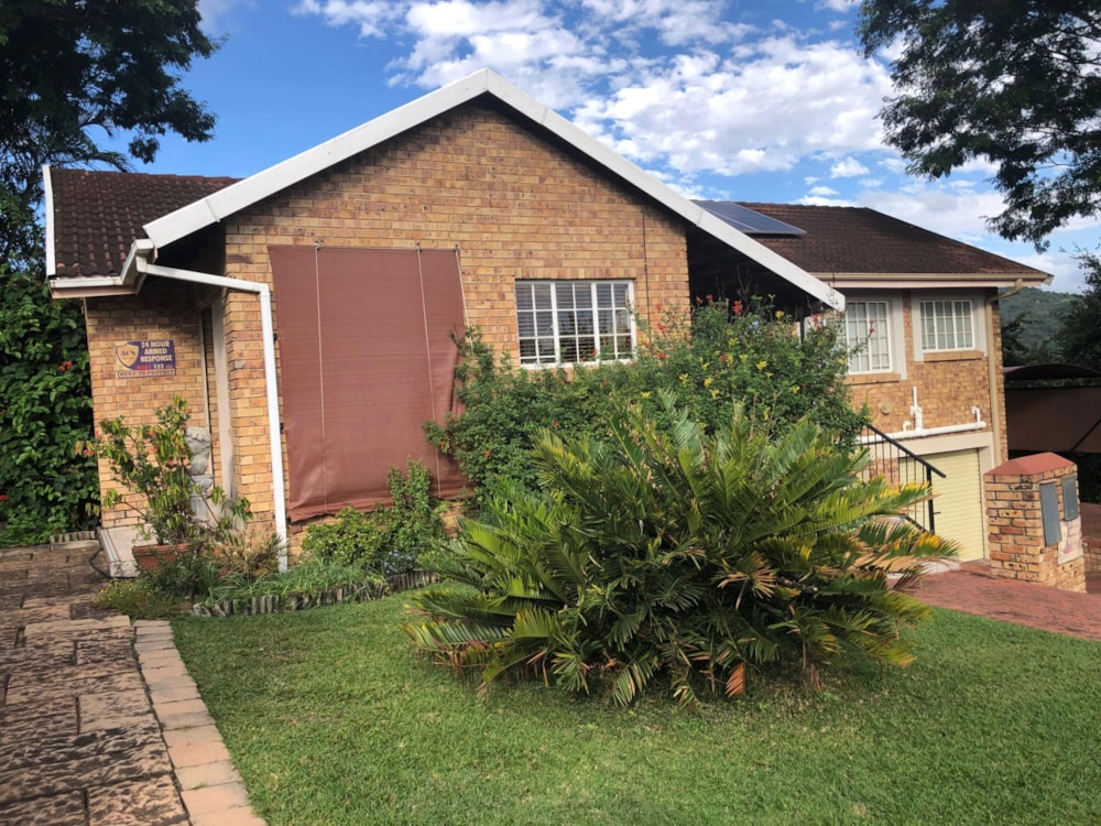 Security complex home for sale in West Acres - 1NS1738473