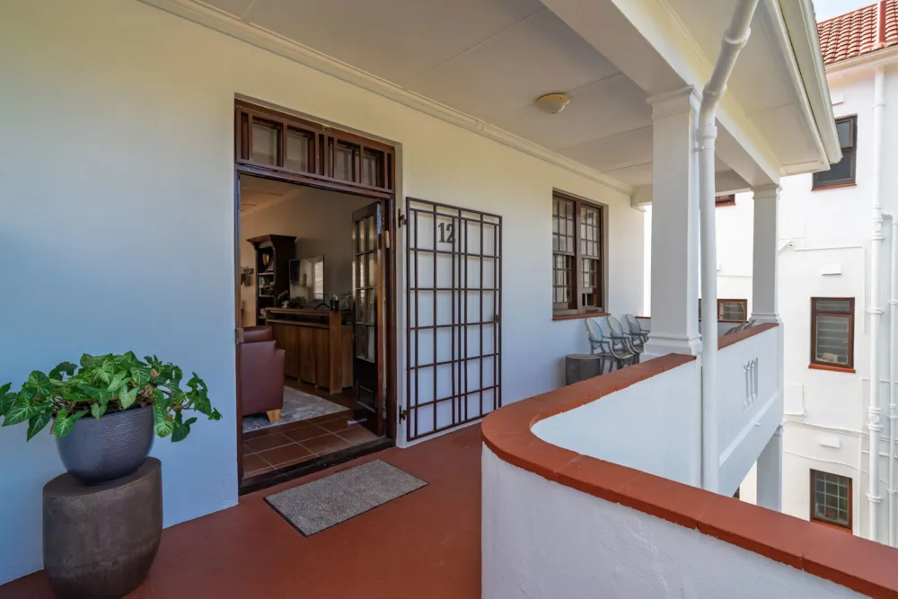 Apartment sold in Rondebosch - KW1738012 Apartment sold in Rondebosch - KW1738012