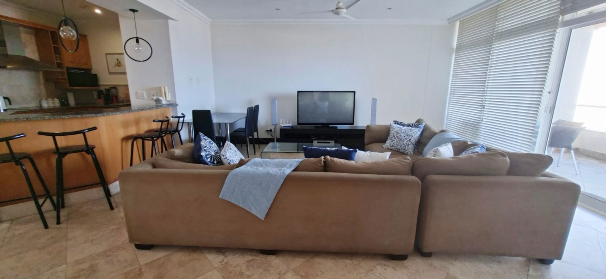 Apartment to rent in uMhlanga Rocks - 1ND1737833