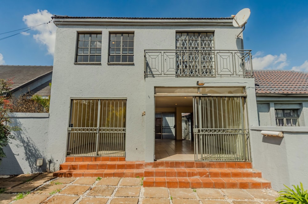 Townhouse for sale in Zwartkop - CN1726290 Townhouse for sale in Zwartkop - CN1726290