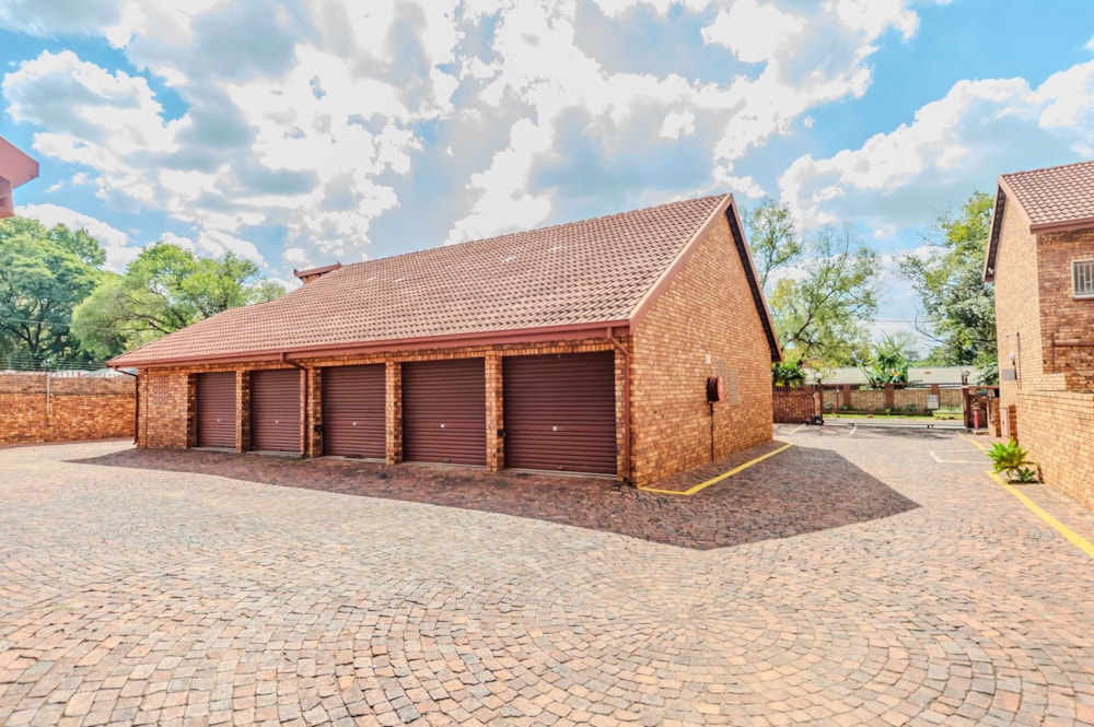 Apartment for sale in Hennopspark - CN1735899