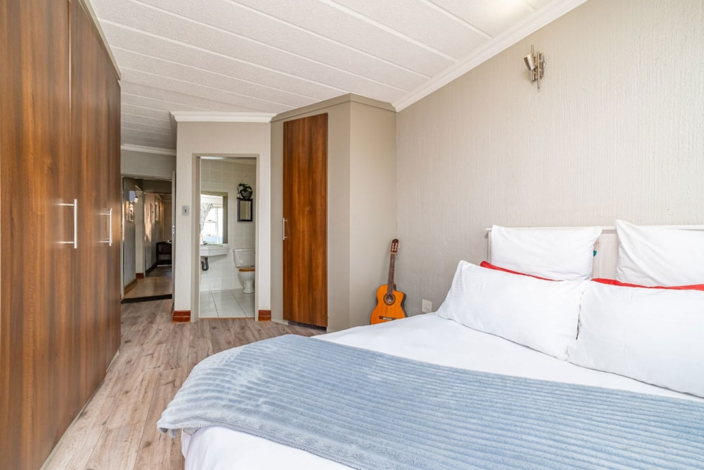 Apartment for sale in Northcliff, Johannesburg - RAN1735607