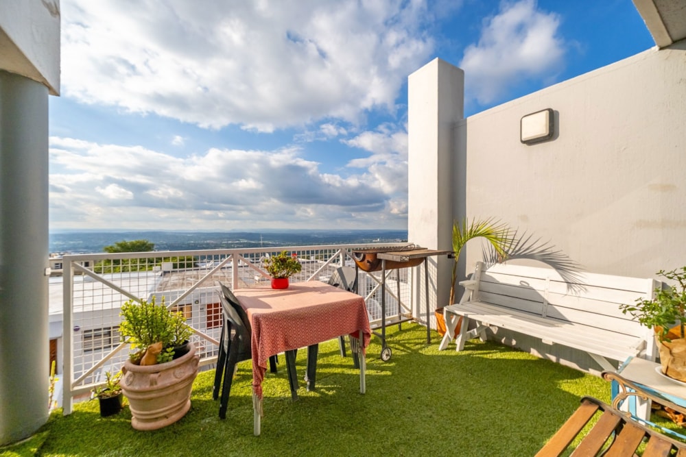 Apartment for sale in Northcliff, Johannesburg - RAN1735607