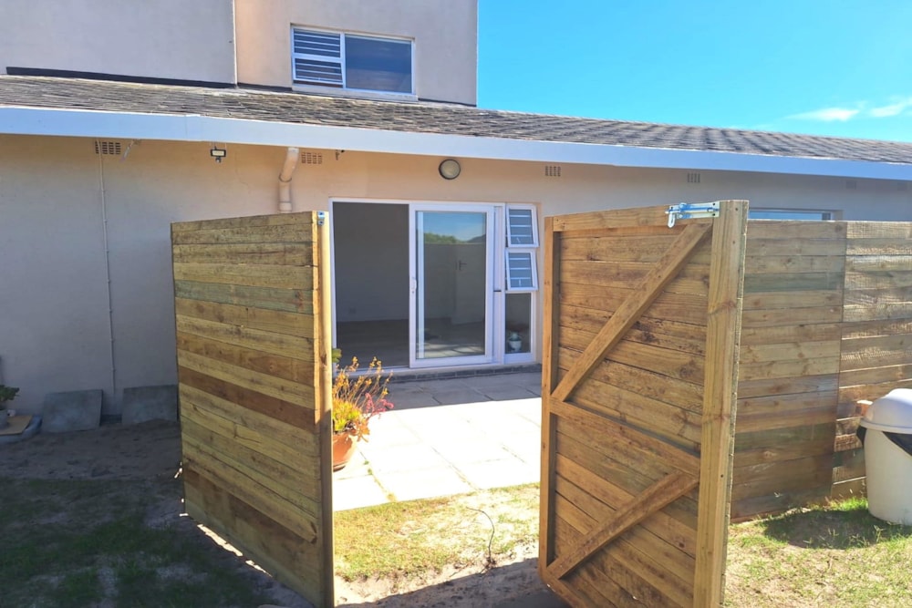 Garden cottage to rent in Melkbosstrand - 1TV1734373