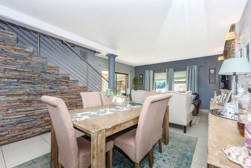 House for sale in Cedar Creek - FW1737451