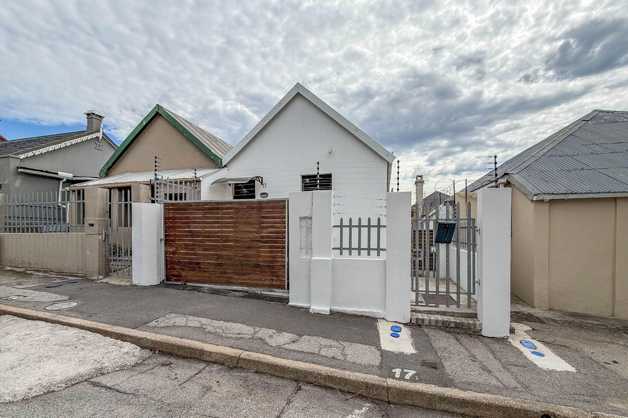 House for sale in Richmond Hill - 1PLZ1736697