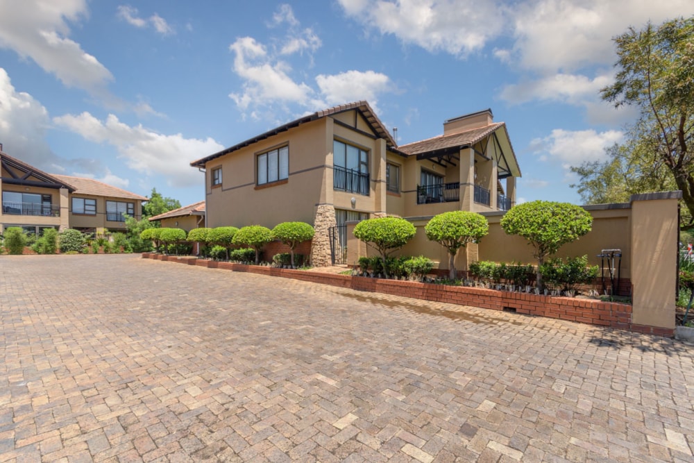 Golf estate house for sale in Ebotse Golf Estate - EN1739777 Golf estate house for sale in Ebotse Golf Estate - EN1739777