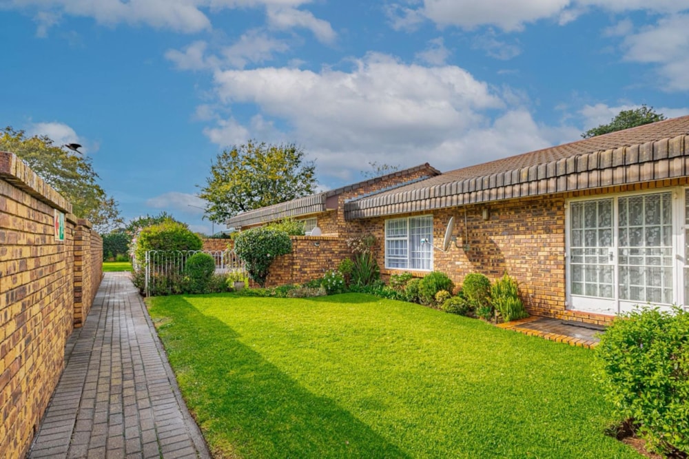 Apartment for sale in Brentwood Park, Benoni - EN1738983