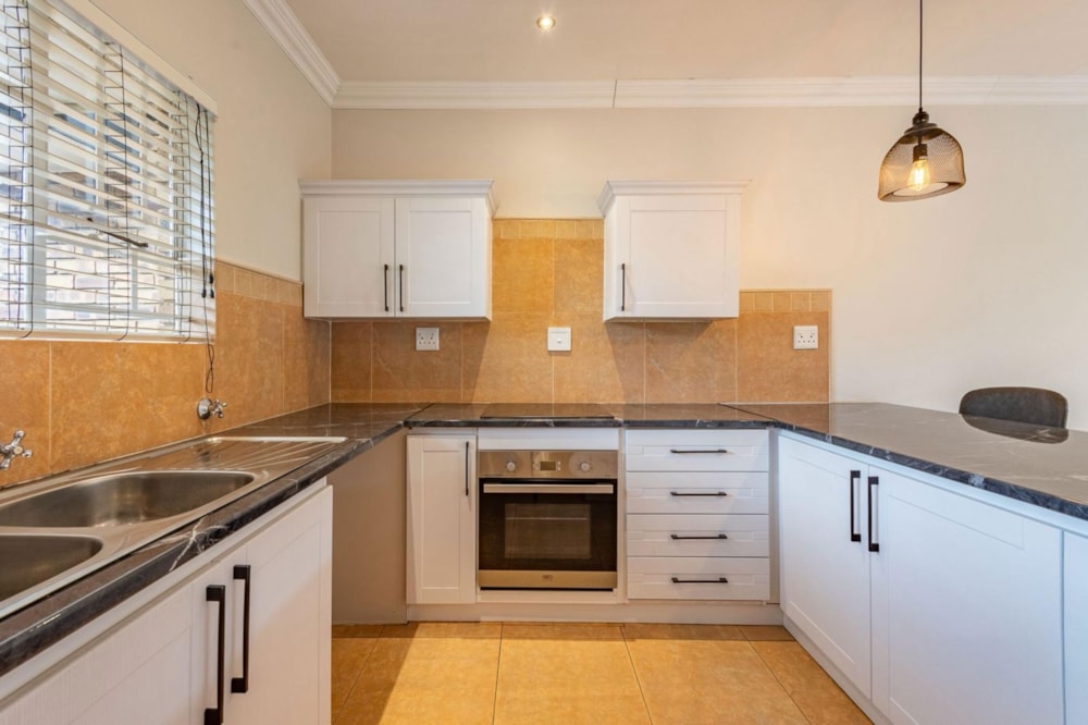 Apartment for sale in Brentwood Park, Benoni - EN1738983