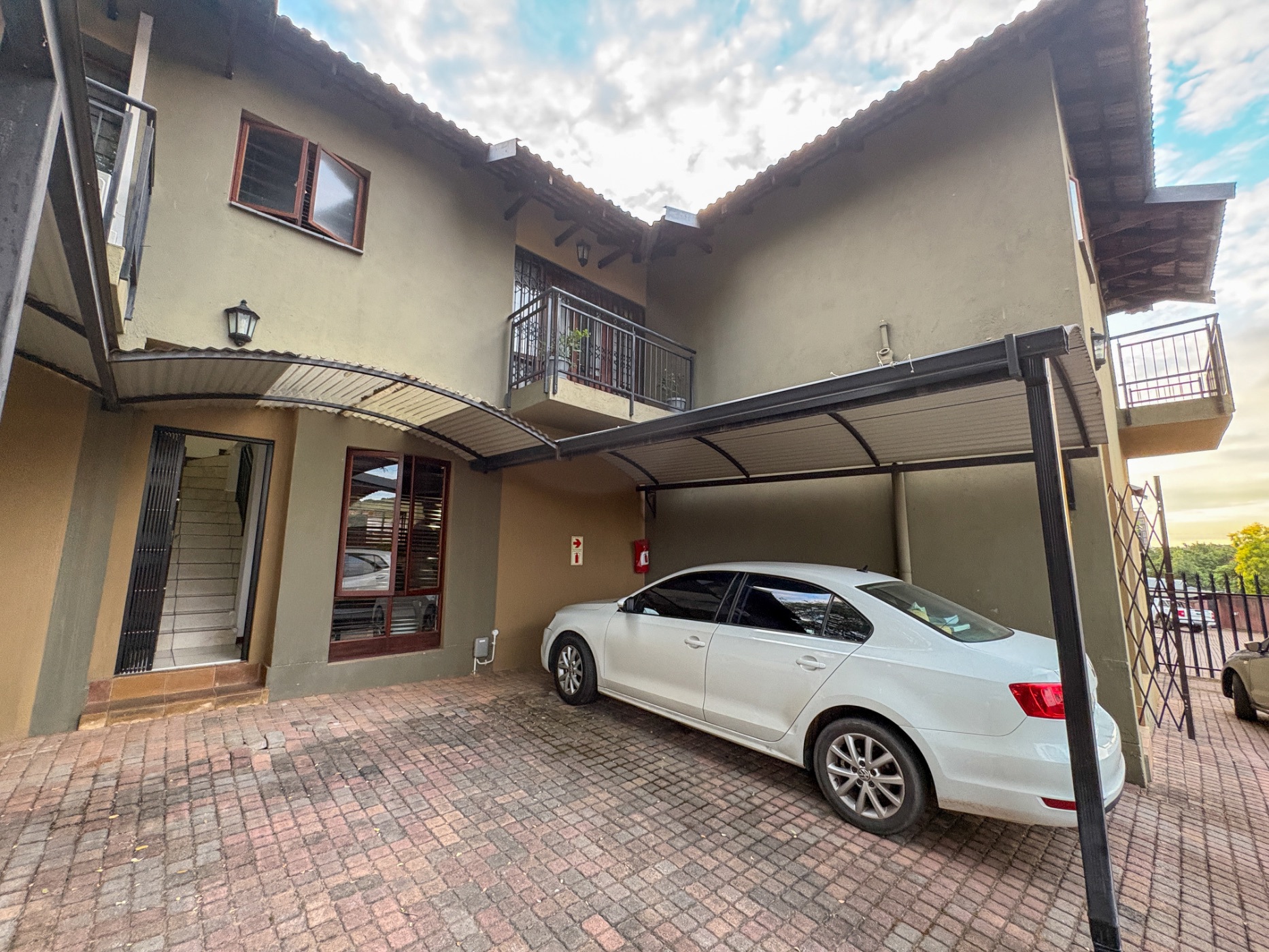 Apartment for sale in Sonheuwel - 1NS1728712