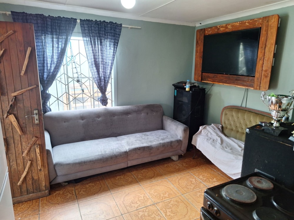 House for sale in Eersterivier, Cape Town - 1KV1740353 House for sale in Eersterivier, Cape Town - 1KV1740353