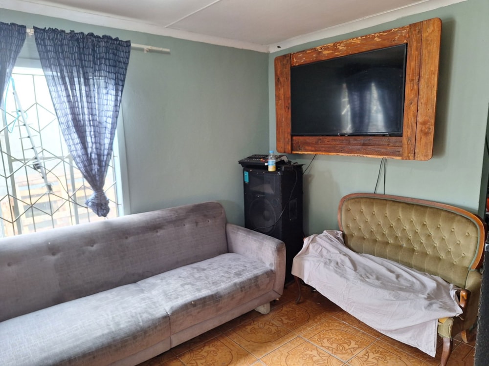 House for sale in Eersterivier, Cape Town - 1KV1740353 House for sale in Eersterivier, Cape Town - 1KV1740353