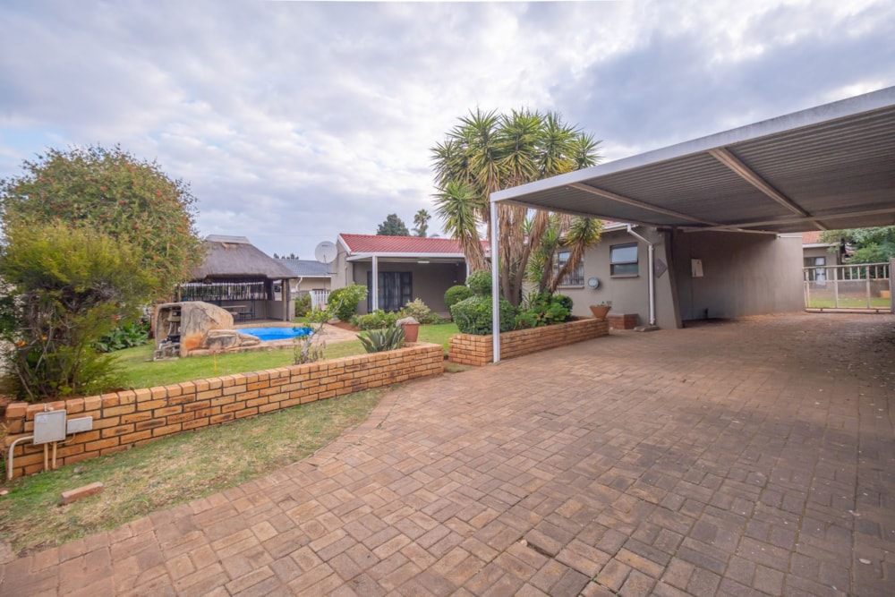 House for sale in Witpoortjie - RAN1739837 House for sale in Witpoortjie - RAN1739837