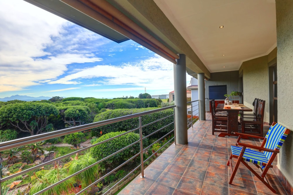 House for sale in Mossel Bay Golf Estate - 1MB1738745 House for sale in Mossel Bay Golf Estate - 1MB1738745