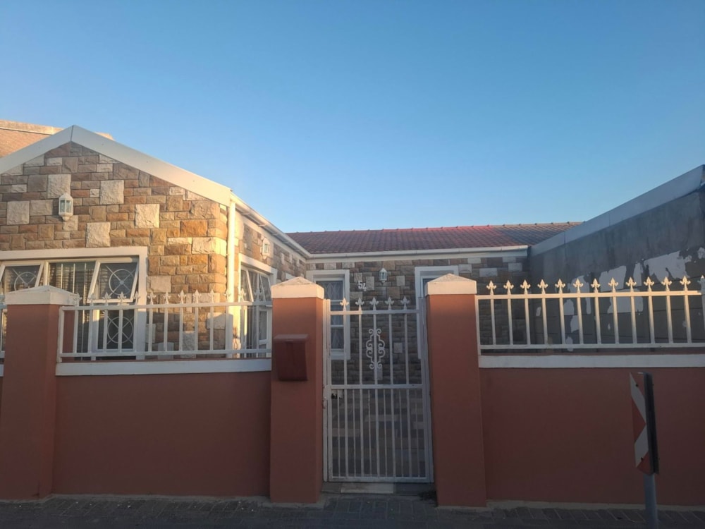 House for sale in Westridge, Mitchells Plain - 1MN1739977