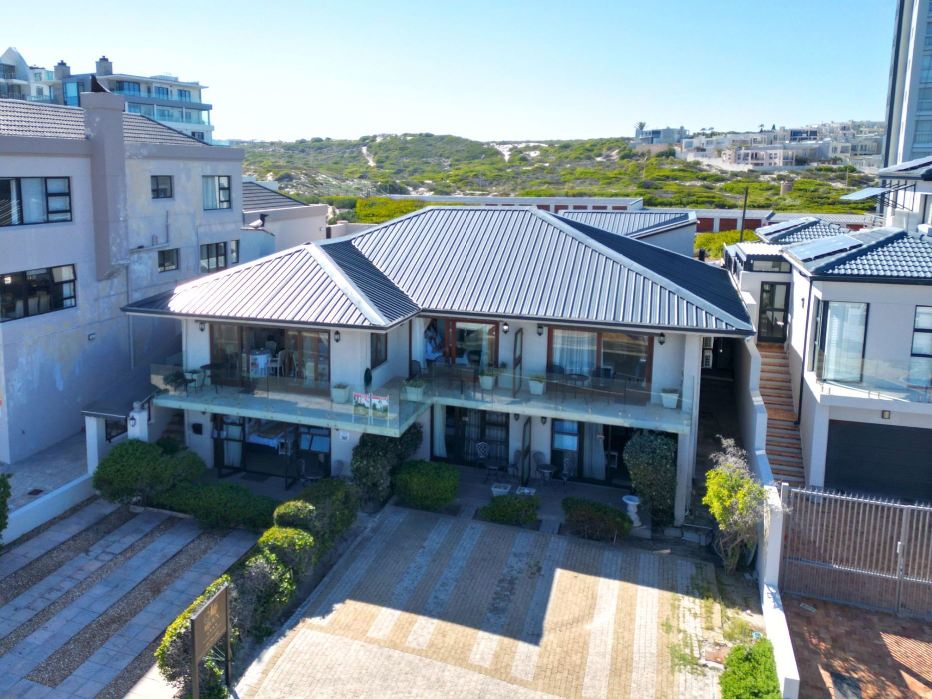 Multi-storey house for sale in Bloubergstrand - 1TV1733407