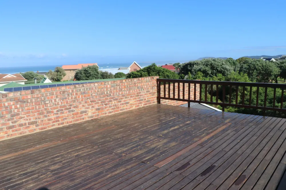 House for sale in Oyster Bay, Eastern Cape - 1SA1741337