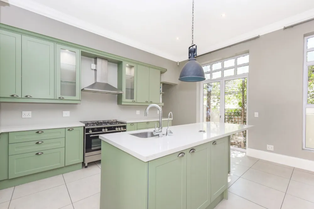 Townhouse let in Fourways Area - FYL1740708 Townhouse let in Fourways Area - FYL1740708