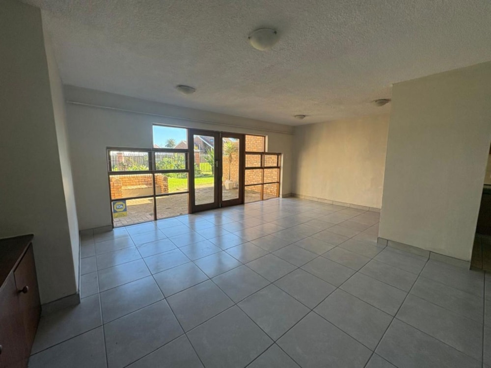 Apartment to rent in Bluewater Bay, Port Elizabeth, Gqeberha - 1PLZ1724031