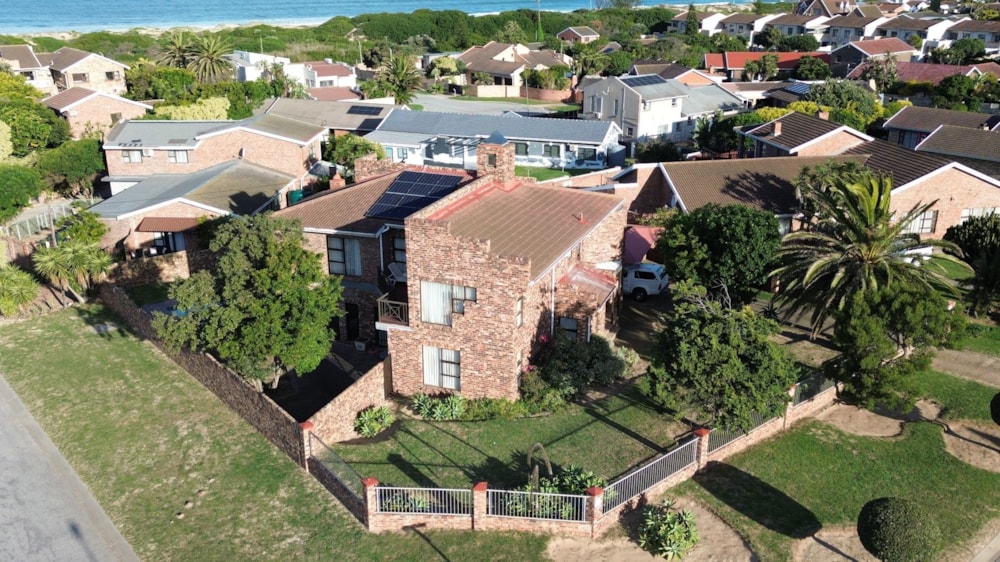 House for sale in Bluewater Bay, Port Elizabeth, Gqeberha - 1PLZ1728675 House for sale in Bluewater Bay, Port Elizabeth, Gqeberha - 1PLZ1728675