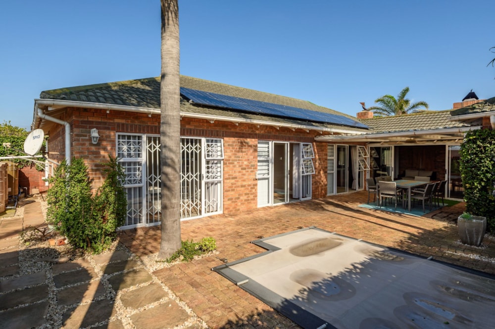 Apartment for sale in Summerstrand - 1PLZ1740840