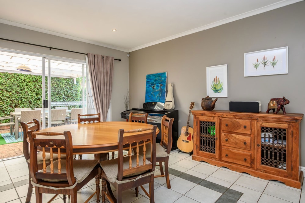 Apartment for sale in Summerstrand - 1PLZ1740840