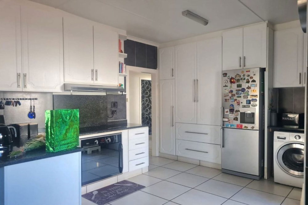House for sale in Athlone Park - 1WB1741232