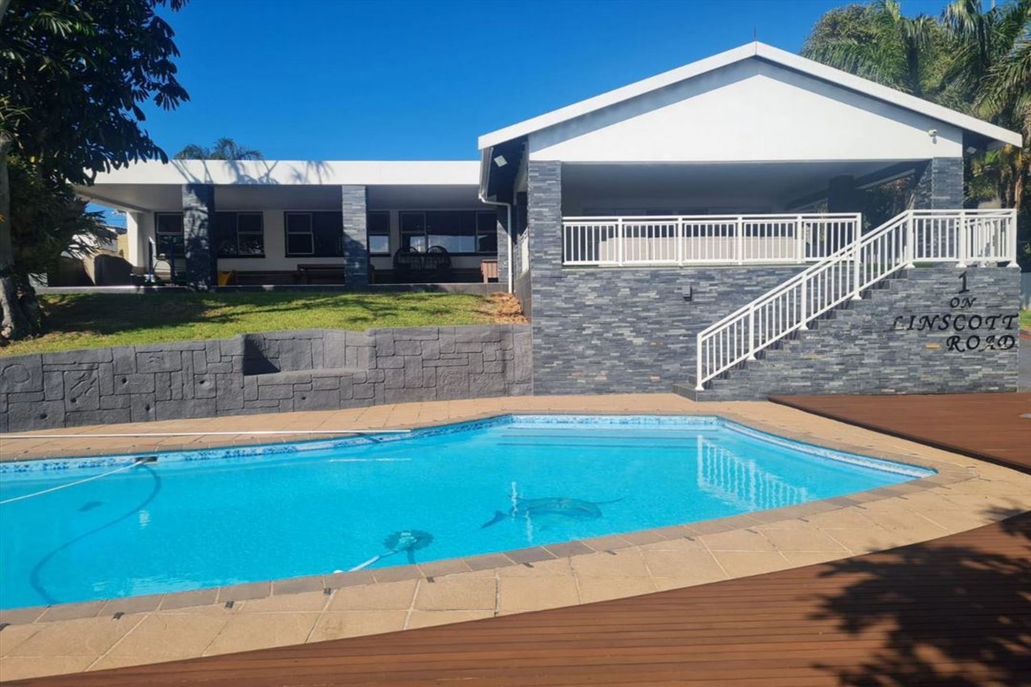 House for sale in Athlone Park - 1WB1741232