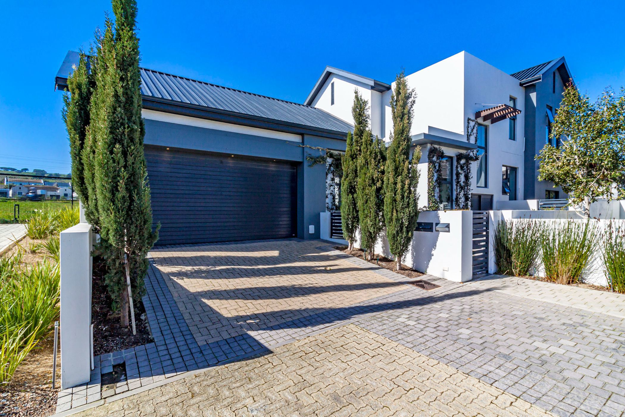 House for sale in Somerset West - SW1738608