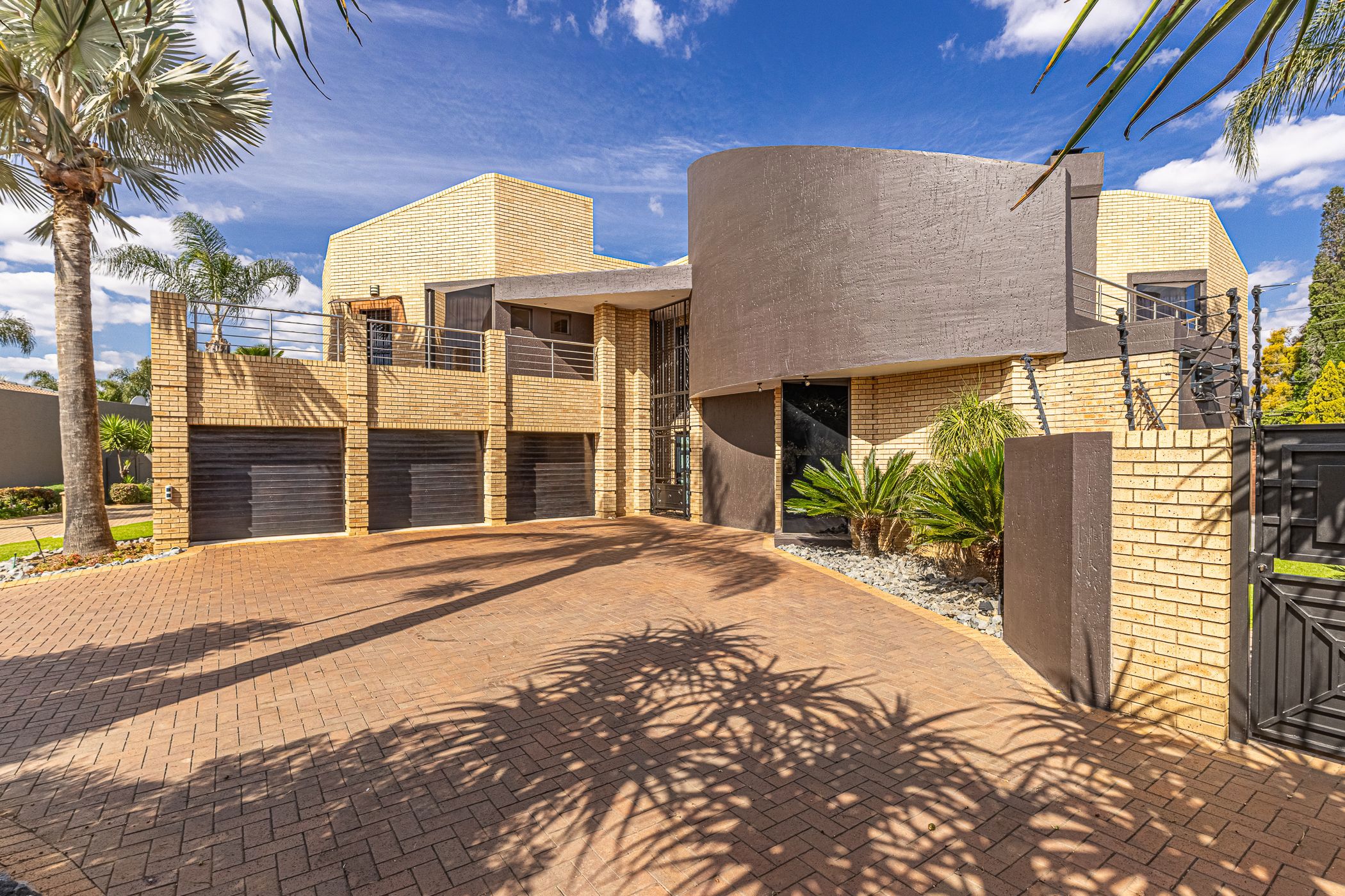 House for sale in Sunward Park - BOK1739153