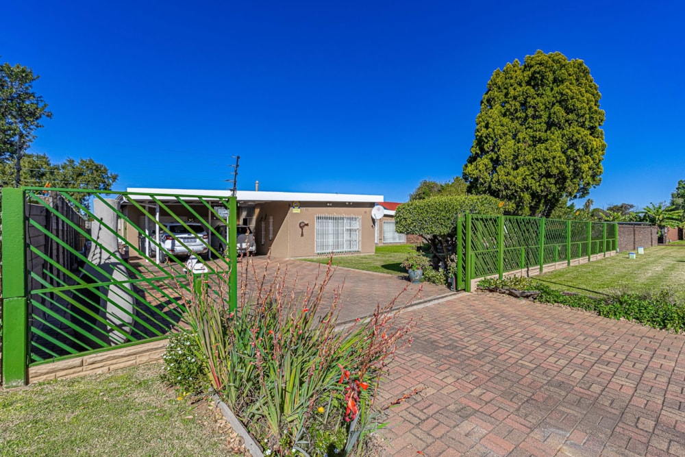 House for sale in Parkrand - BOK1739671 House for sale in Parkrand - BOK1739671