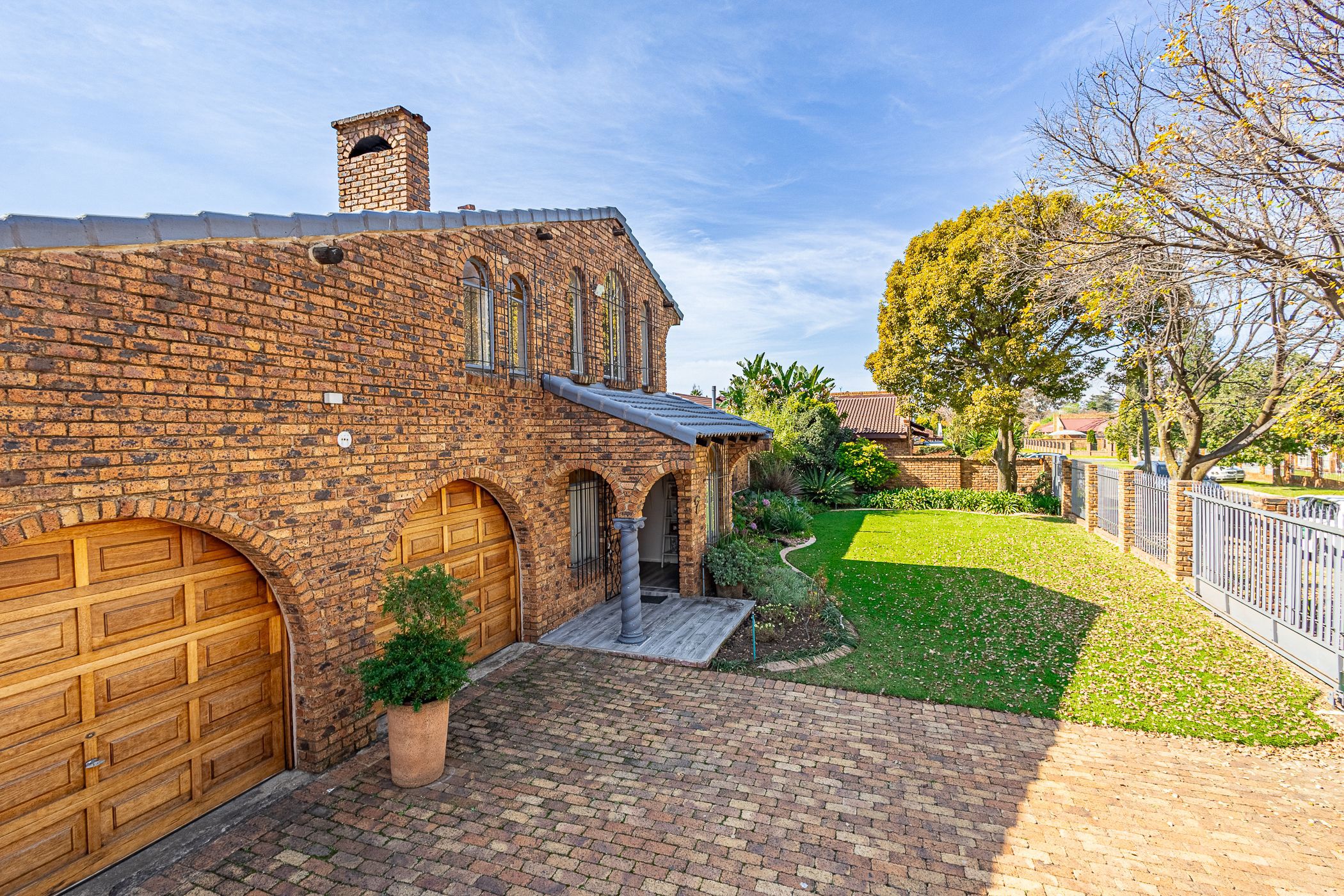 House for sale in Ravenswood - BOK1741312