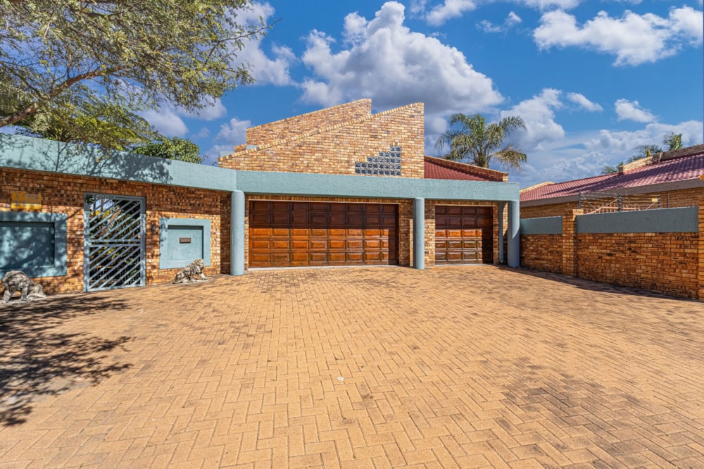Double-storey house for sale in Beyers Park - BOK1739214