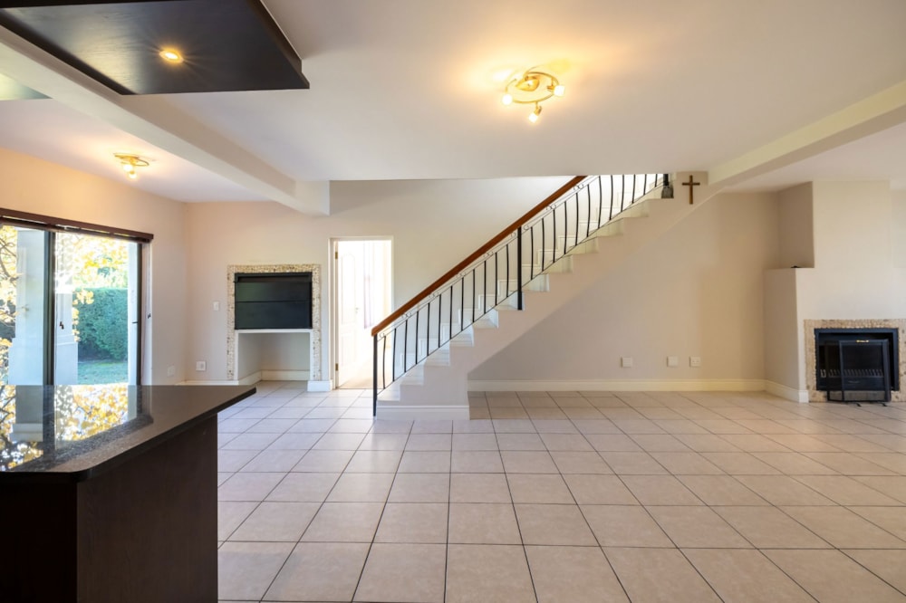 Security estate home for sale in Val de Vie Estate - VLV1738823
