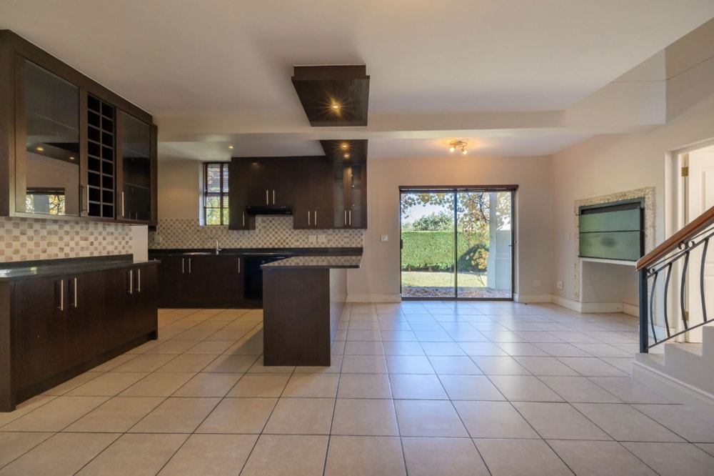 Security estate home for sale in Val de Vie Estate - VLV1738823