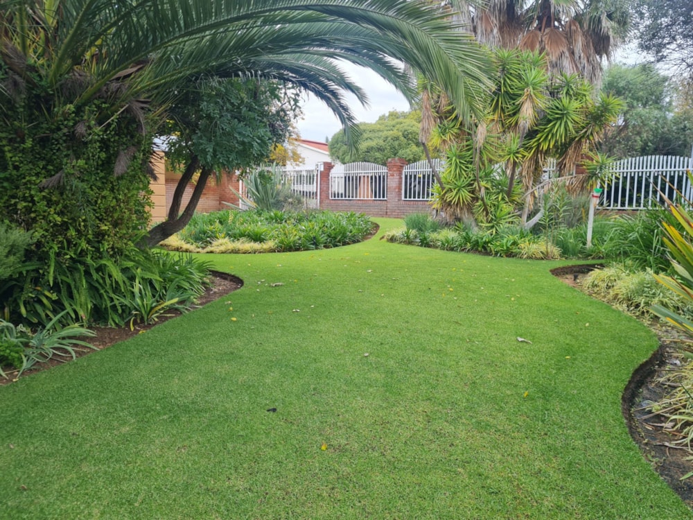 Double-storey house for sale in Heuwelsig, Bloemfontein - 1BX1737956 Double-storey house for sale in Heuwelsig, Bloemfontein - 1BX1737956