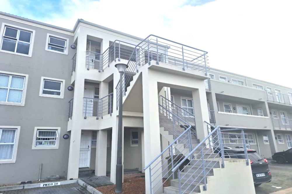 Security complex home to rent in Melkbosstrand - 1TV1733283