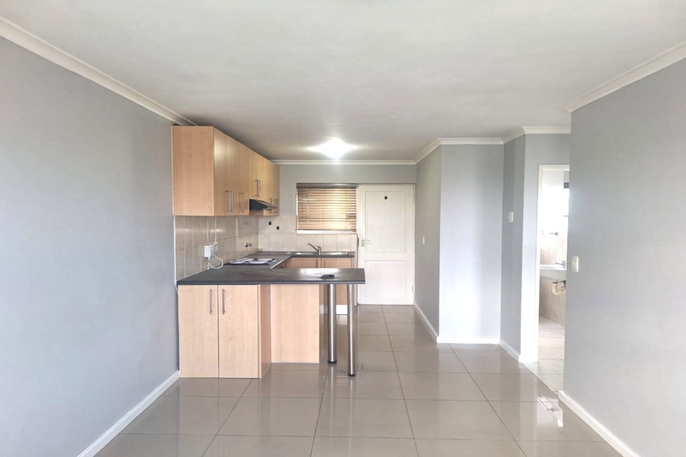 Security complex home to rent in Melkbosstrand - 1TV1733283