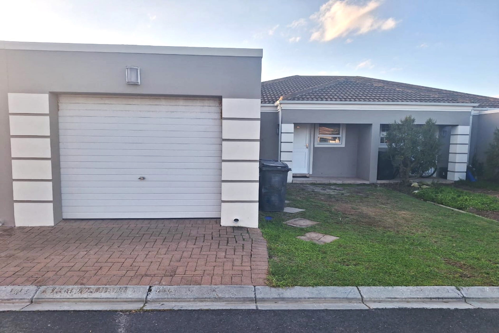 House to rent in Melkbosstrand - 1TV1739018