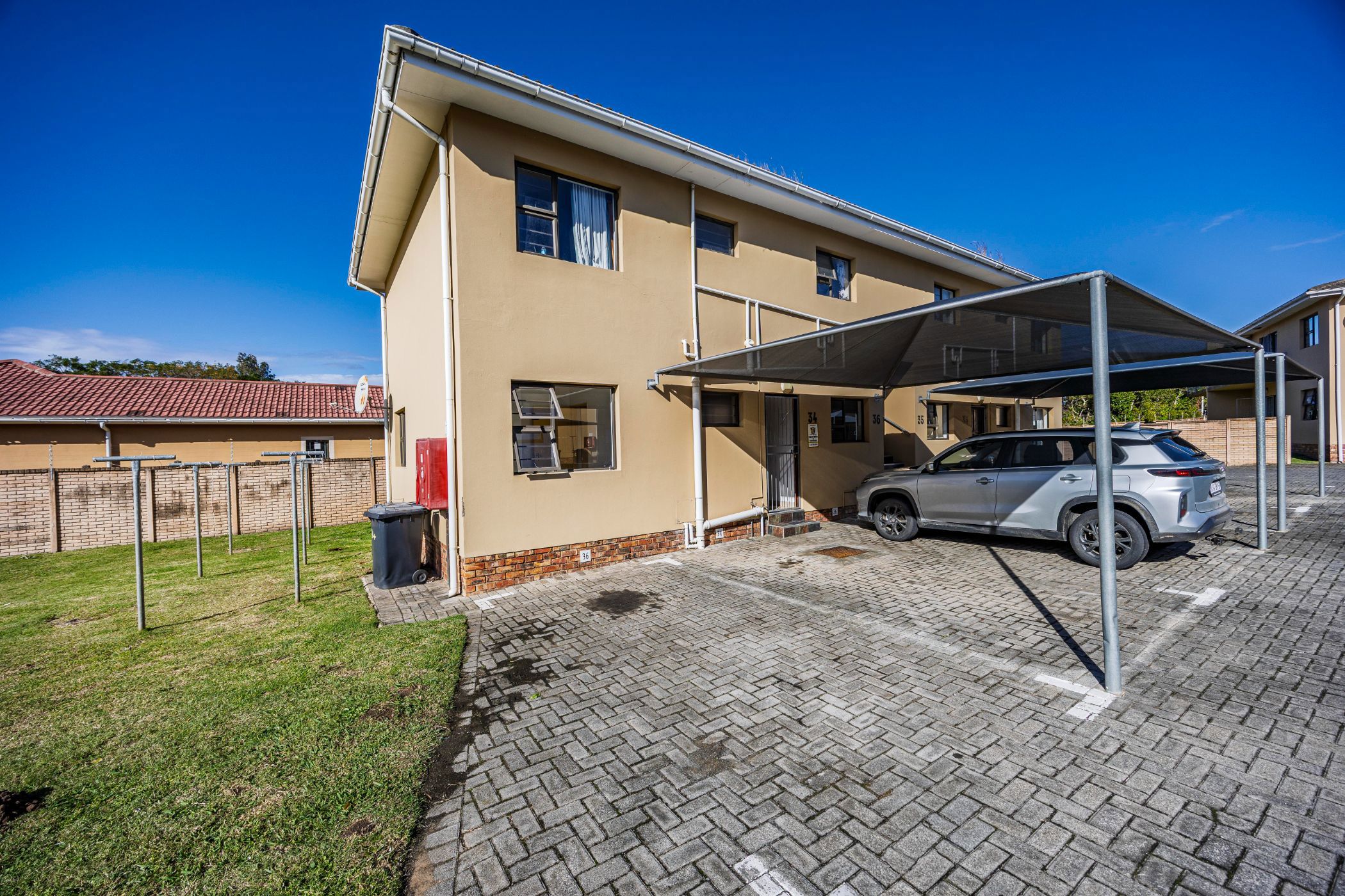 Apartment for sale in Gonubie - 1EZ1739257
