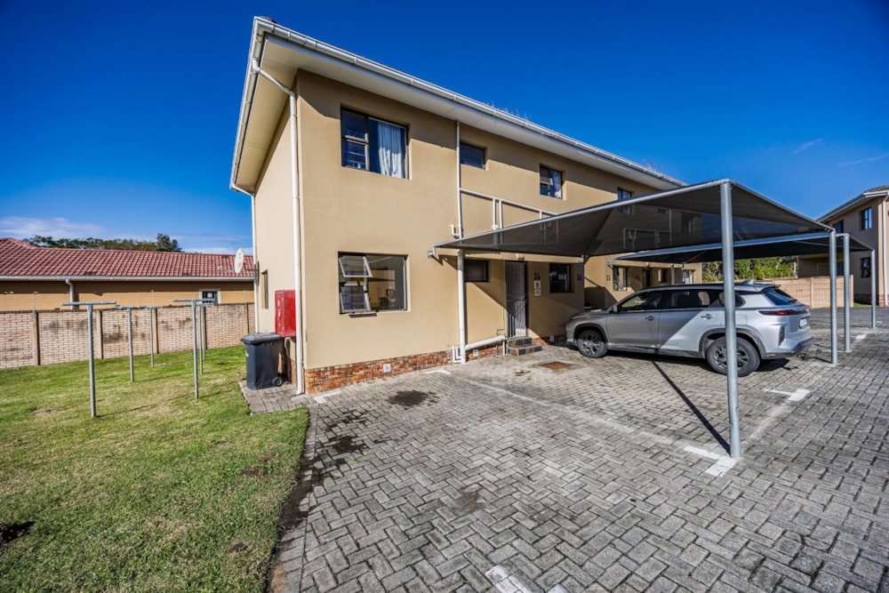 Apartment for sale in Gonubie - 1EZ1739257