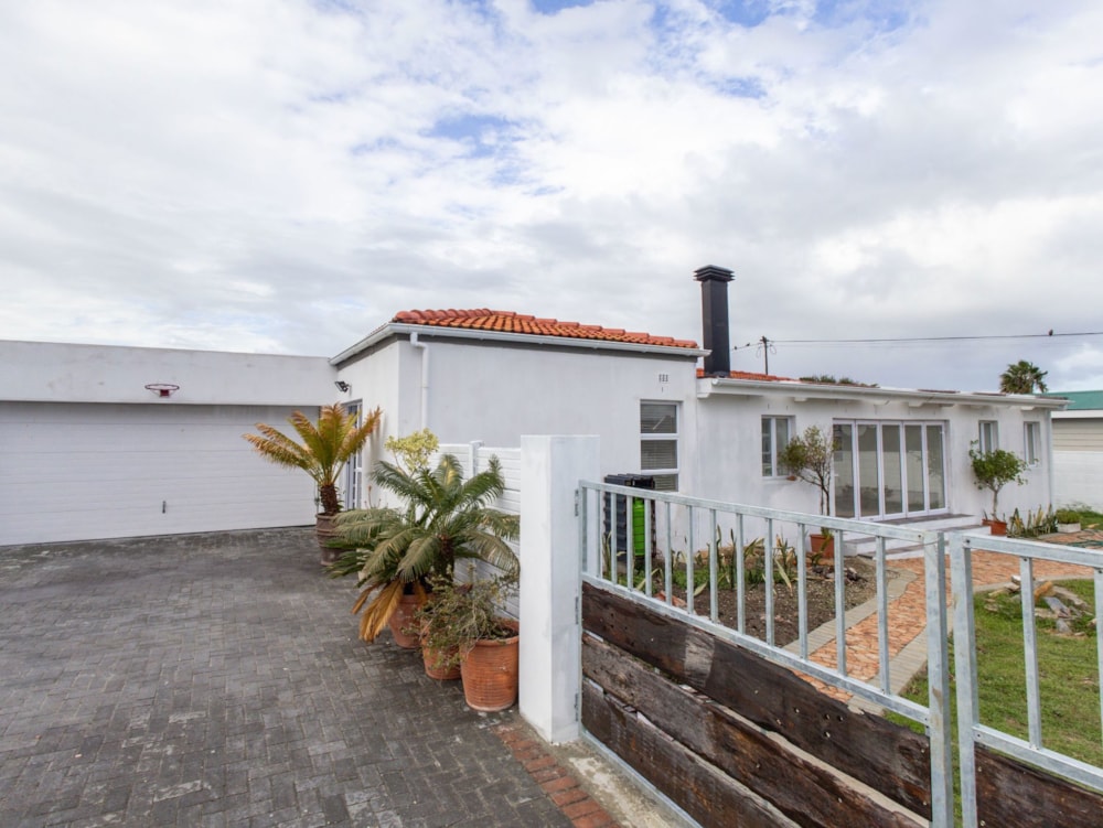 House for sale in Sandbaai - HF1738588 House for sale in Sandbaai - HF1738588